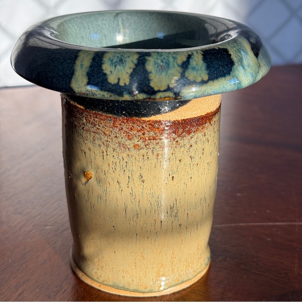 Pottery Vase - Picture 8 of 10